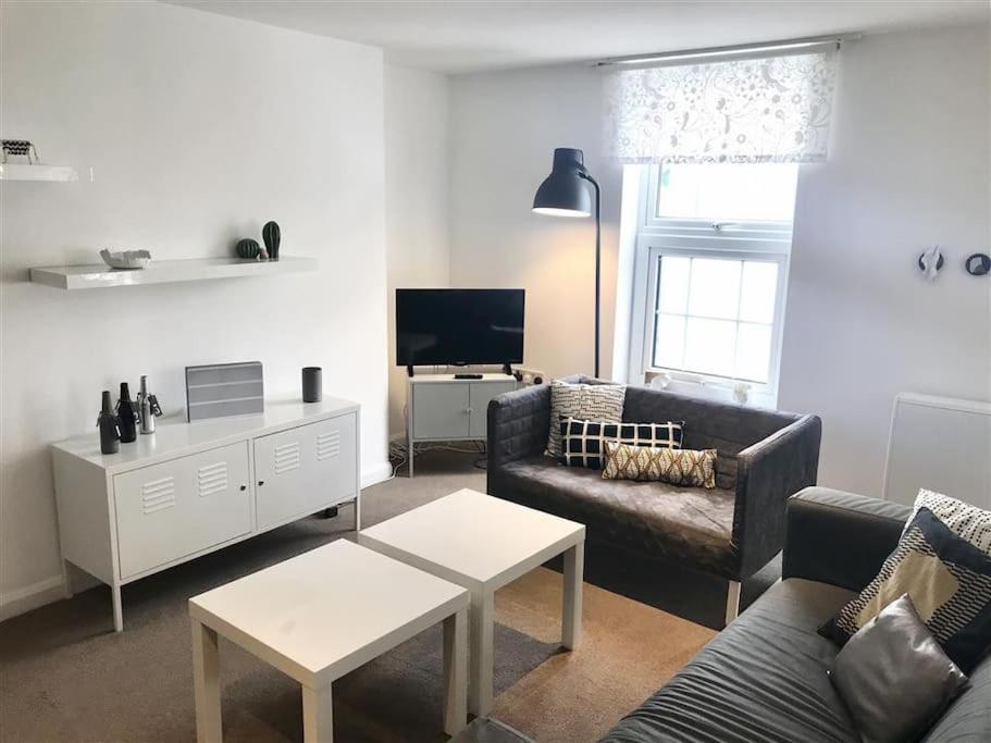 No 1 Town Apartment Sidmouth Bagian luar foto